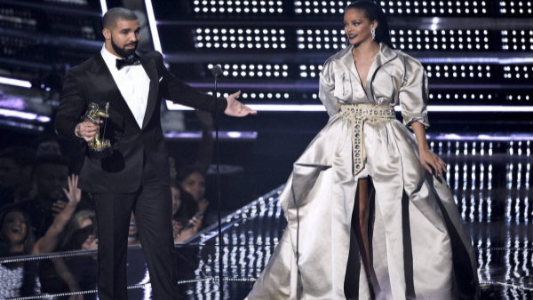 किसान आंदोलन पर रिआना ने किया था ट्वीट किसान आंदोलन पर रिआना ने किया था ट्वीट