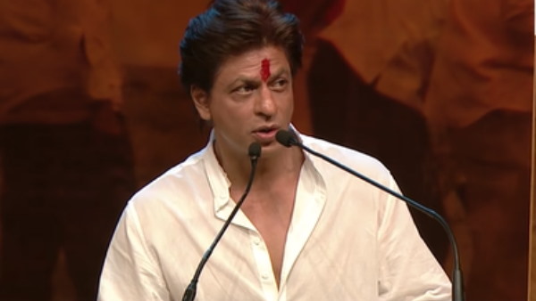 शाहरुख खान ने किसानों को बताया था 'असली हीरो' शाहरुख खान ने किसानों को बताया था 'असली हीरो'