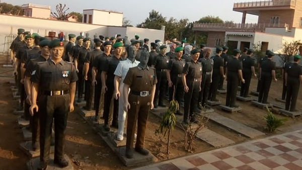 बाजौर प्रदेशभर में लगवा रहे शहीद प्रतिमाएं