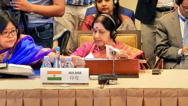 विदेश मंत्री रहते हुए अपने तेवरों से पाक को झुकाया विदेश मंत्री रहते हुए अपने तेवरों से पाक को झुकाया