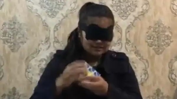 आंखें बंद करके करती हैं कई काम