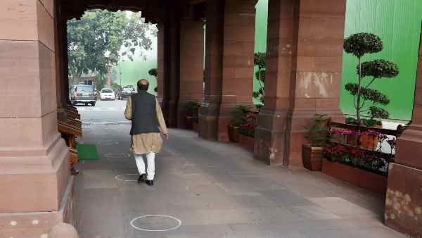 हिंसा के लिए कोई जगह नहीं है- त्रिवेदी