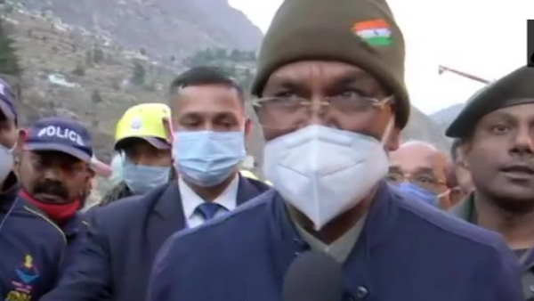 CM Trivendra did meeting on roads repair projects CM Trivendra did meeting on roads repair projects