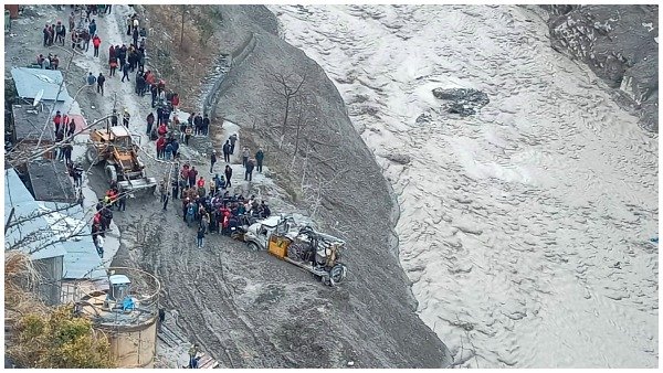 मलबे से बने बांध खतरे की घंटी मलबे से बने बांध खतरे की घंटी