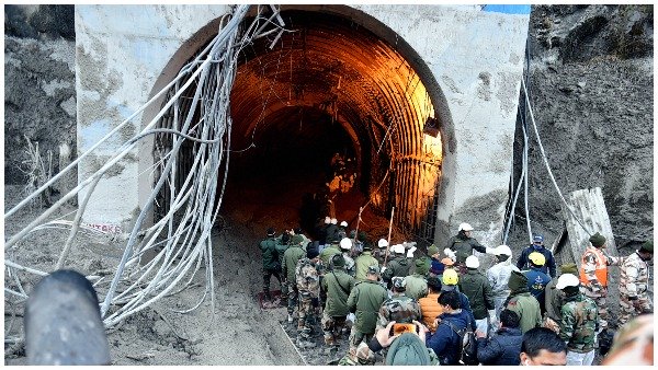 मलबा साफ करने में जुटे है ITBP के जवान