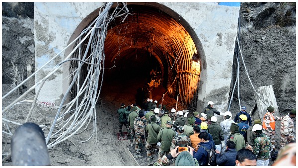 आपदा प्रभावित गांवों में पहुंचाई गई राहत सामग्री 