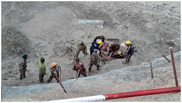 गांव के कुछ लोग हैं लापता गांव के कुछ लोग हैं लापता