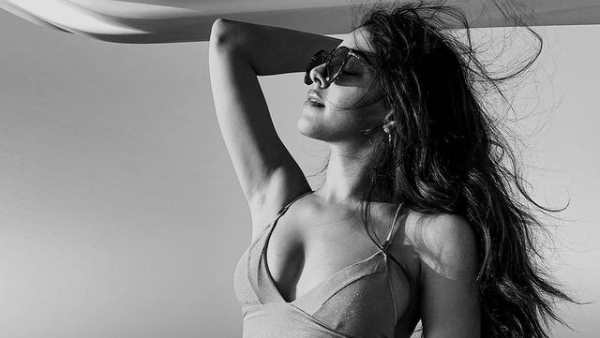 यूजर्स बोले लानत है ऐसे अवार्ड पर 