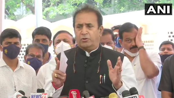 Mansukh Hiren death case Sachin Vaze will be removed from Crime Branch says Maharashtra HM Anil Deshmukh Mansukh Hiren death case Sachin Vaze will be removed from Crime Branch says Maharashtra HM Anil Deshmukh