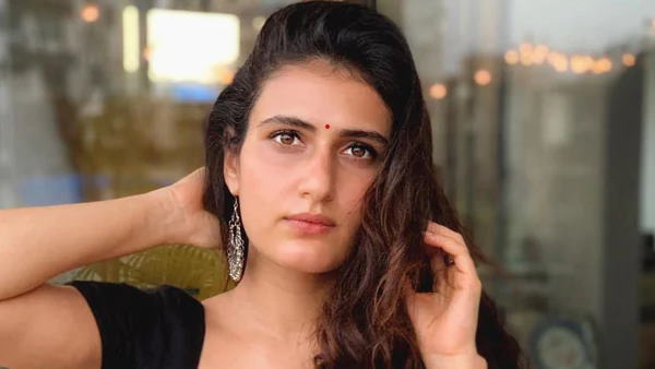 कई फिल्म सितारों को हो चुका है कोरोना कई फिल्म सितारों को हो चुका है कोरोना