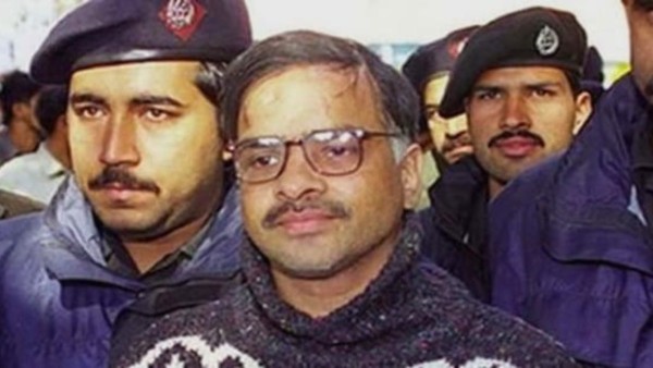 बच्चों की लाशों को तेजाब डालकर गलाया