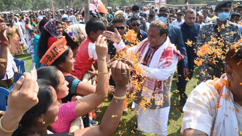 हिमंत बिस्व सरमा: पूर्वोत्तर के अमित शाह क्या असम के मुख्यमंत्री बन पाएँगे?
