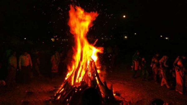 होलिका की कथा होलिका की कथा