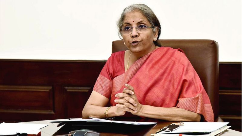 बैंकों को प्राइवेट बनाने पर वित्त मंत्री निर्मला सीतारमण के तर्क