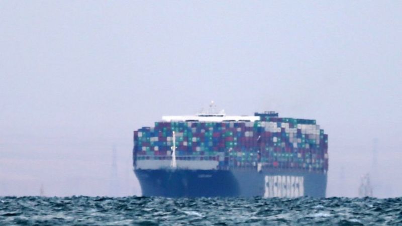 स्वेज़ नहर में फंसा जहाज़ आख़िर निकला कैसे?