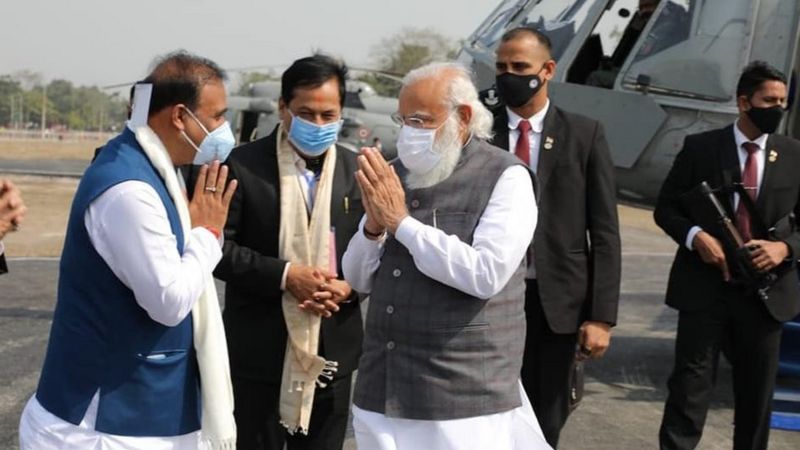 हिमंत बिस्व सरमा: पूर्वोत्तर के अमित शाह क्या असम के मुख्यमंत्री बन पाएँगे?