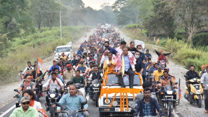 हिमंत बिस्व सरमा: पूर्वोत्तर के अमित शाह क्या असम के मुख्यमंत्री बन पाएँगे?