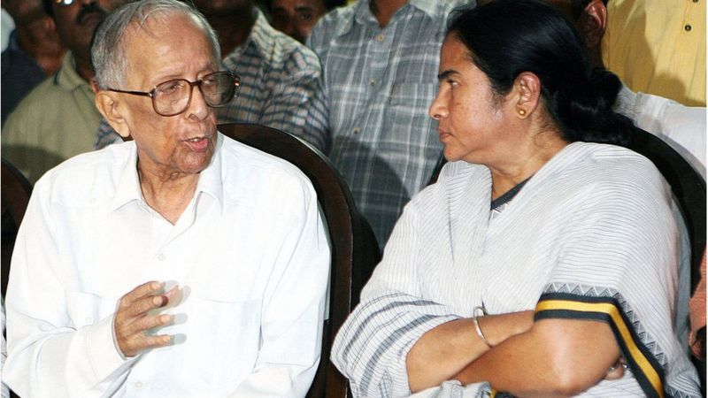 ममता बनर्जी की 18 वर्षों की कसम: पुलिस ने जब उन्हें घसीटते हुए सीढ़ियों से उतारा