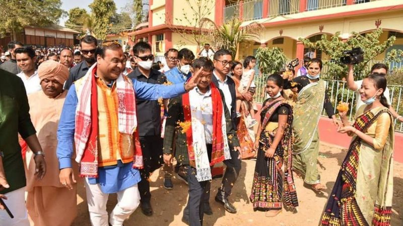 हिमंत बिस्व सरमा: पूर्वोत्तर के अमित शाह क्या असम के मुख्यमंत्री बन पाएँगे?