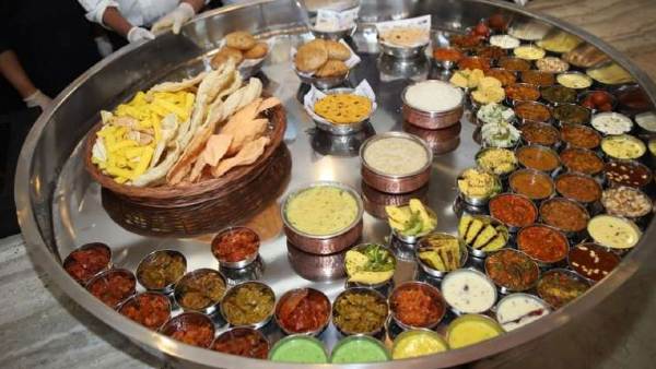 एक घंटे में खाने का चैलेंज