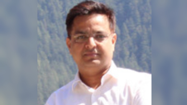 ये आईएएस भी गए