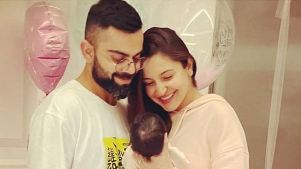 अनुष्‍का ने शेयर की नाना संग वामिका की ये क्यूट तस्‍वीर 