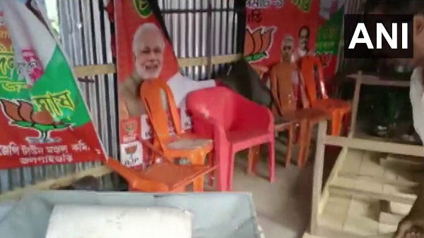 BJP workers vandalised party office at DBC road Jalpaiguri Jagaddal