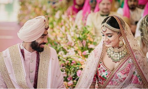 संजना की गुगली के शिकार हुए बुमराह, देखें wedding Album संजना की गुगली के शिकार हुए बुमराह, देखें wedding Album