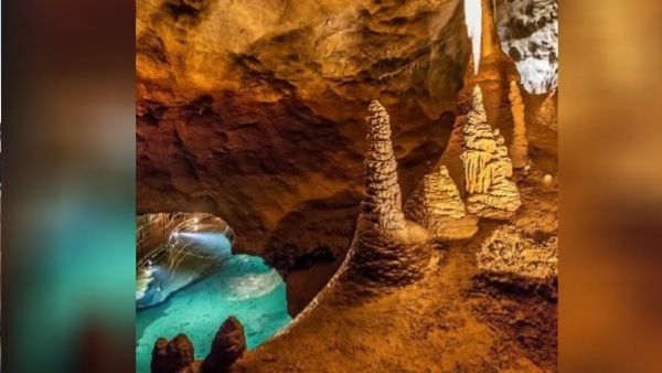 सिडनी का ‘गुलाबी गुफा’