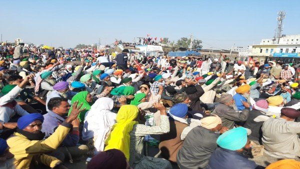 आर-पार की लड़ाई के मूड में किसान संगठन