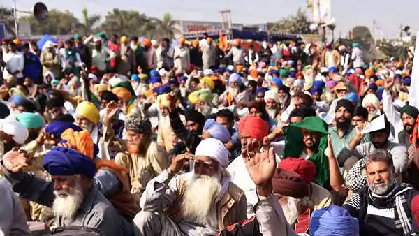 farmers released from delhi Tihar jail, welcomed at Kundli border
