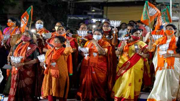 गुजरात नगर निकाय चुनाव में भाजपा ने बनाई अजेय बढ़त गुजरात नगर निकाय चुनाव में भाजपा ने बनाई अजेय बढ़त