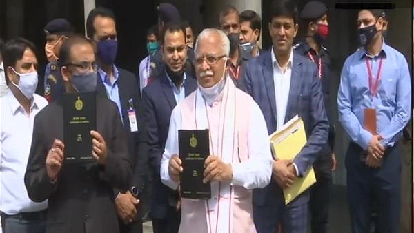 Haryana Budget 2021: मुख्यमंत्री मनोहर लाल खट्टर ने पेश किया 155645 करोड़ का बजट