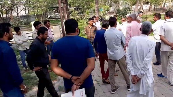 A Sanskrit teacher in the Kaithal district of Haryana ran away killing his wife. Kaithal news