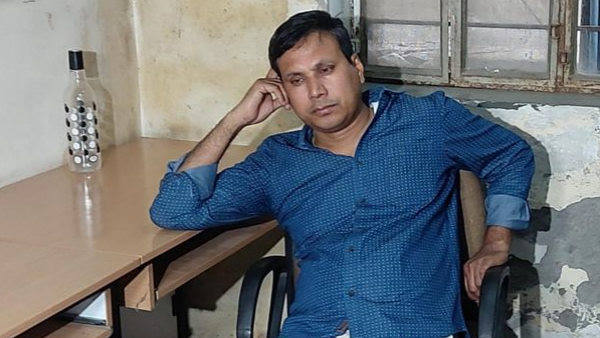  50 हजार रुपए रिश्वत ली और इसके बाद अस्मत भी मांगी