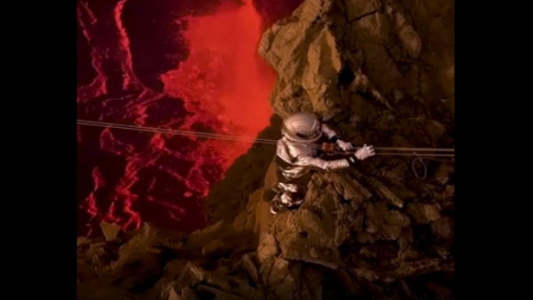 शार्क और व्हेल के साथ बिना पिंजरे के तैराकी की है