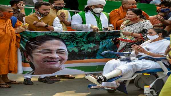 भवानीपुर में वोटों का गणित