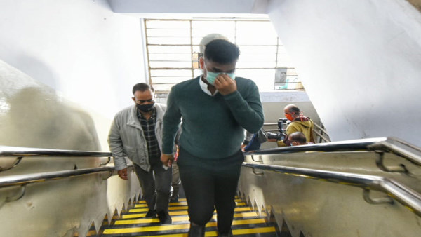 डंपर और मिक्चर को पकड़कर कार्रवाई करने के निर्देश