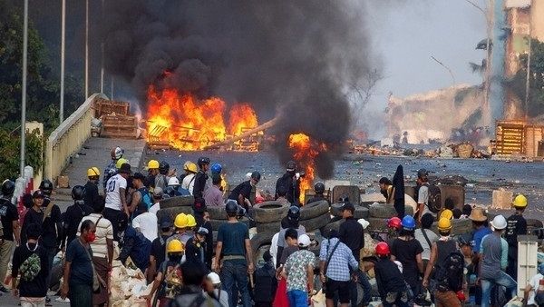 पूरी तरह से अलग-थलग हैं आंग सान सू ची