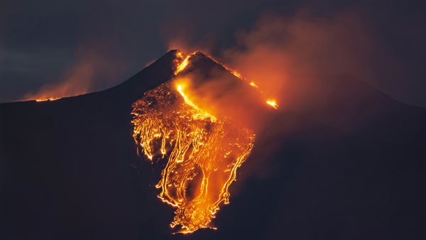 6000 साल बाद फूटा ज्वालामुखी