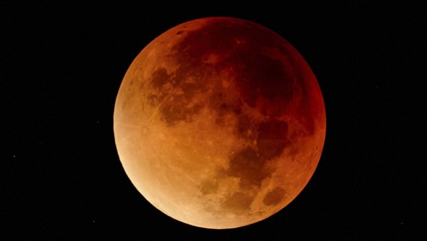 सुपरमून ने निकाला फंसा जहाज