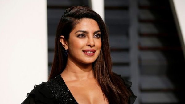  लाइव चैट में किया किस