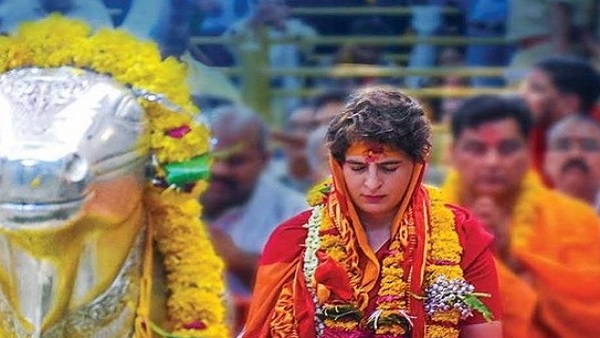 प्रियंका गांधी ने की शिव मंदिर में पूजा 