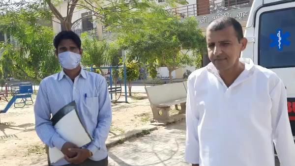 गुजरात के भुज में छोड़ा लावारिस गुजरात के भुज में छोड़ा लावारिस