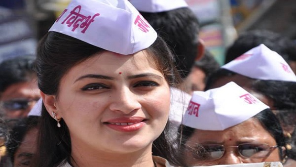 साल 2014 में रखा राजनीति में कदम 