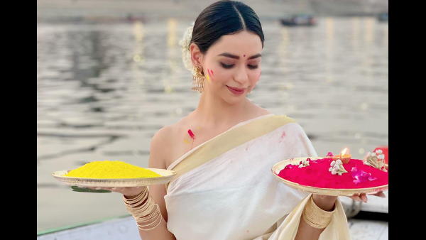 सौंदर्या ने कविता भी लिखी