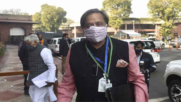 थरूर का बड़ा इल्जाम