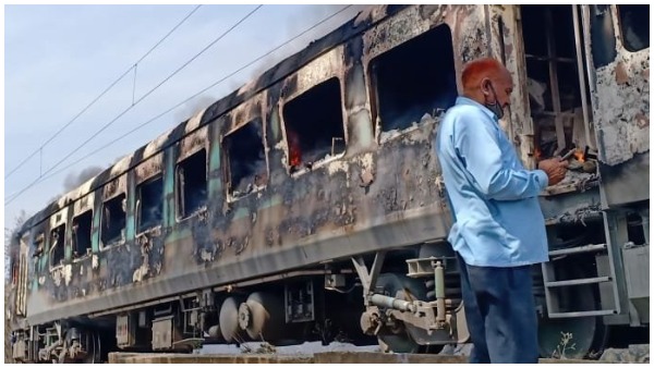 जल्दी ही आग पर काबू पा लिया गया