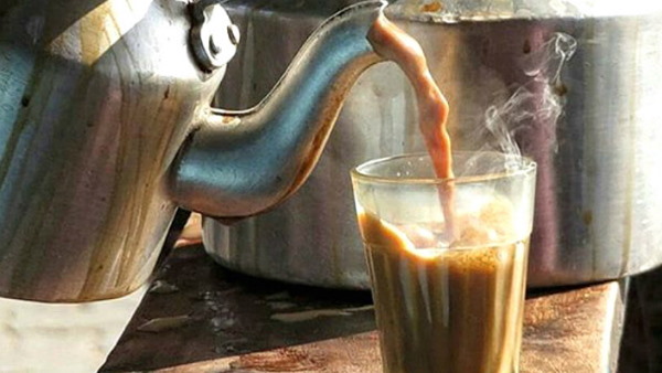 ग्राहकों को मिलती है 100 किस्म की चाय