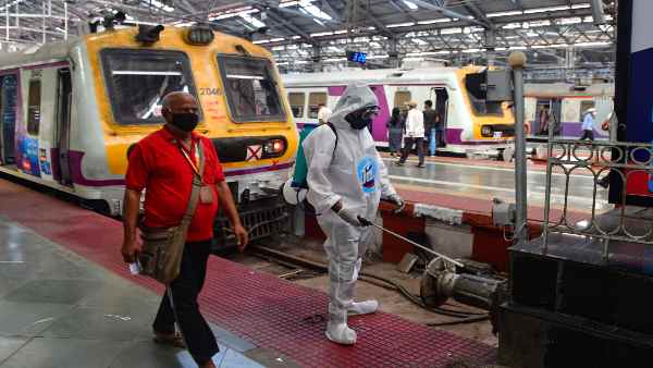 पिछले एक साल में कोरोना संक्रमण के मामले